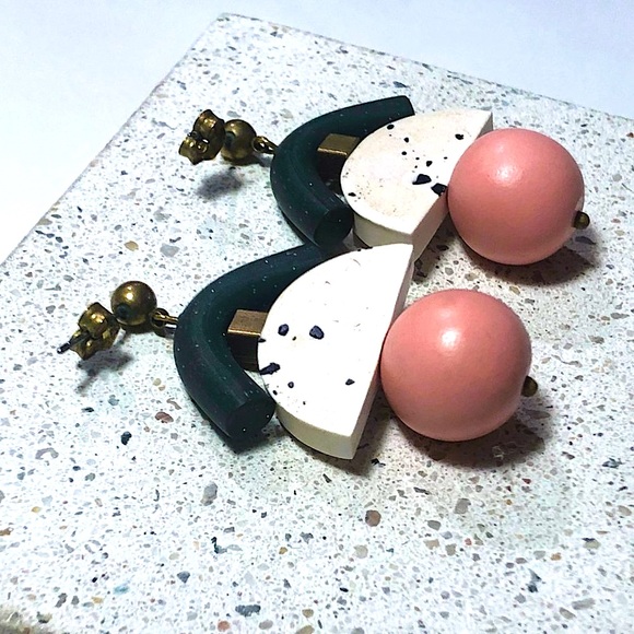 IEBIS Green Pink White Spot Polymer Clay Earrings - Picture 7 of 8